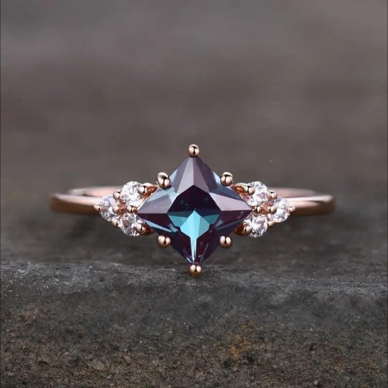 Japanese Exquisite Copper Inlaid Colorful Zircon Ring