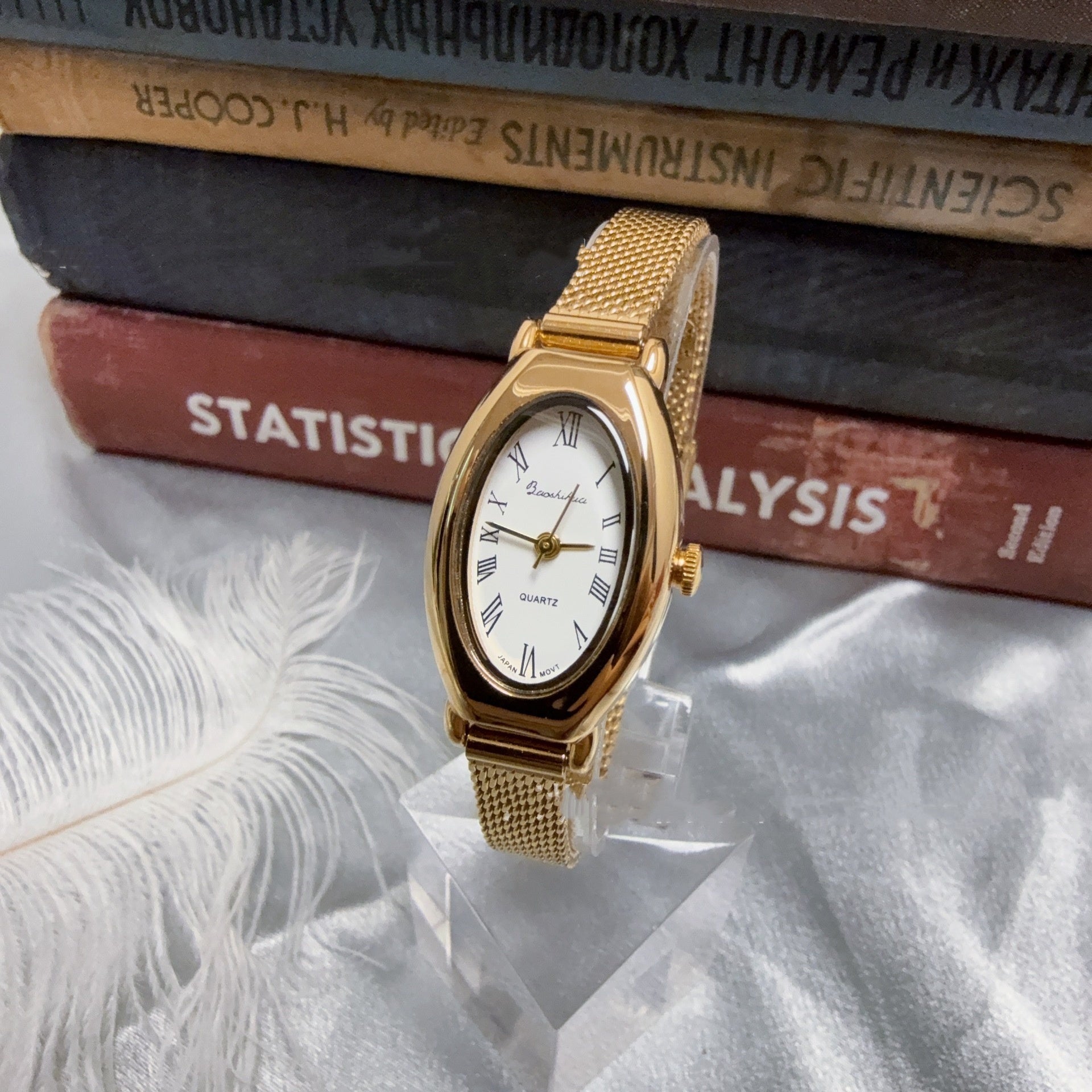 Oval Mesh Belt Retro Golden Simple Graceful Backflow Gold-plated Quartz Watch