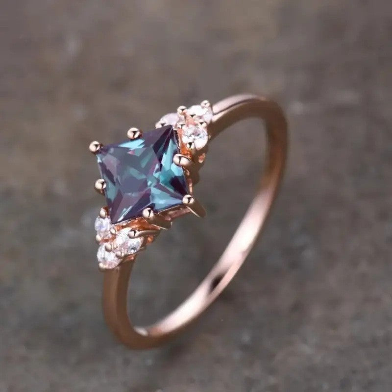 Japanese Exquisite Copper Inlaid Colorful Zircon Ring