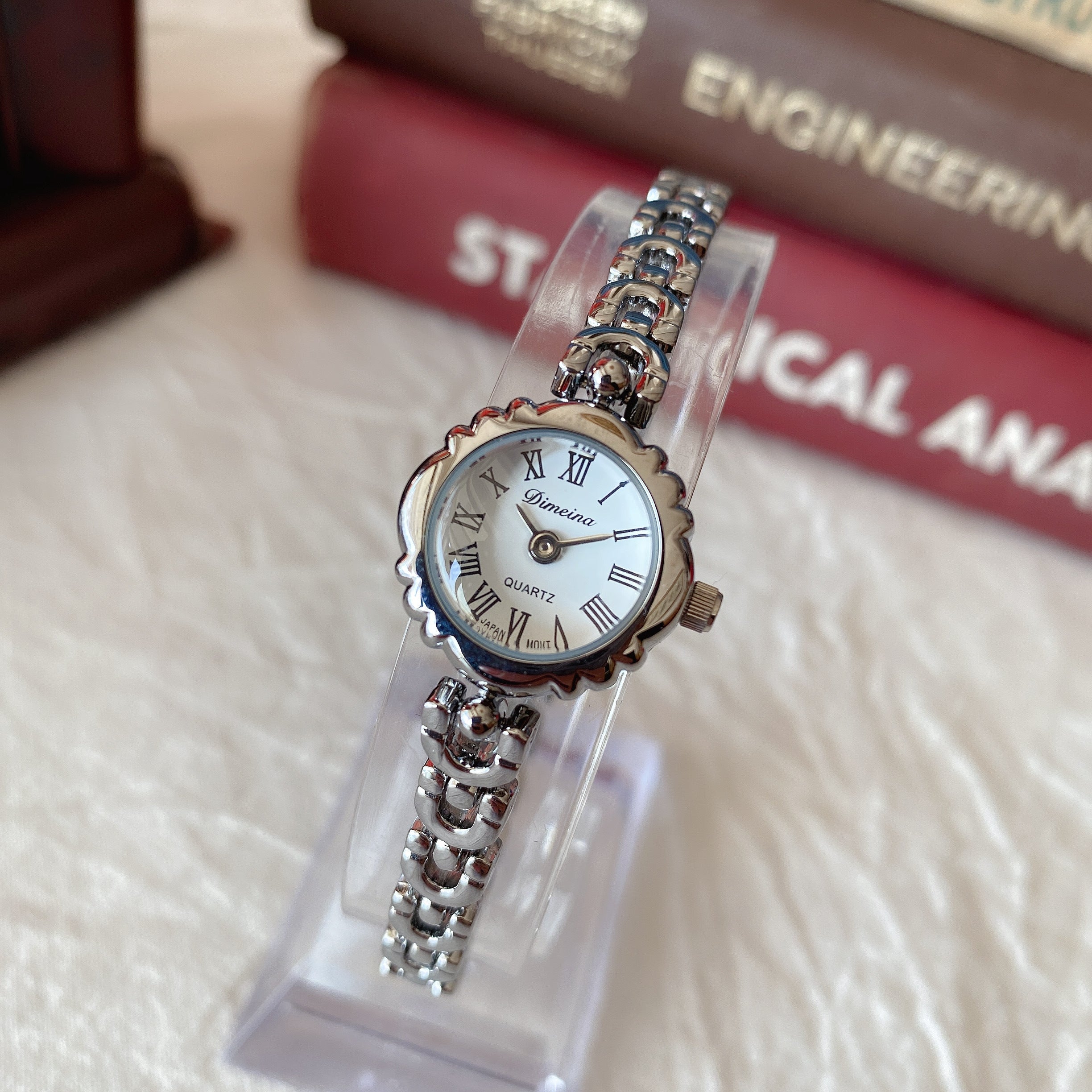 Casual Retro Bracelet Quartz Women's Watch