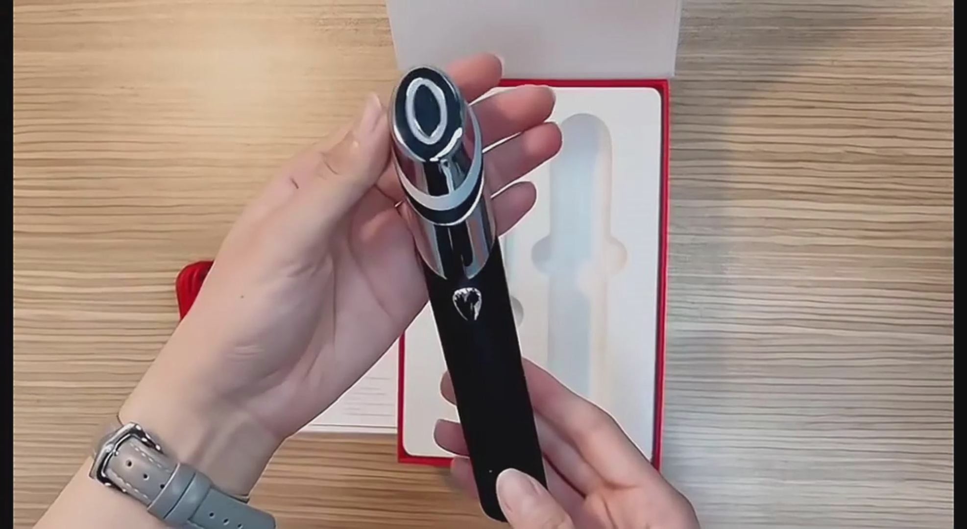 Load video: Beauty Instrument Pore Convergence EMS Skin Rejuvenation Micro Current