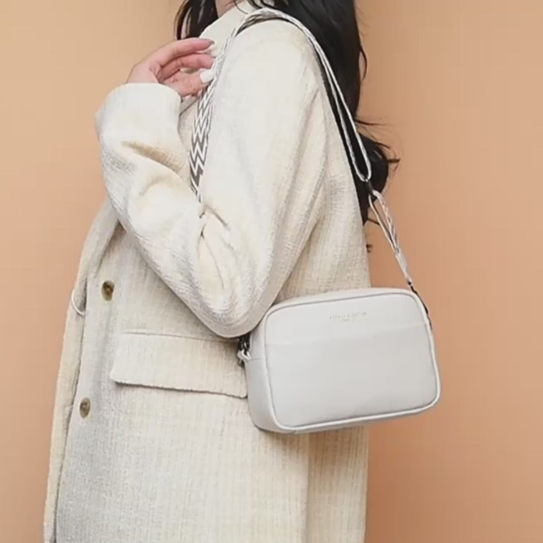 Load video: Fashion Shoulder Crossbody Bags With Rhombus Embroidered Wide Shoulder Strap Cute Small Square Bag Women