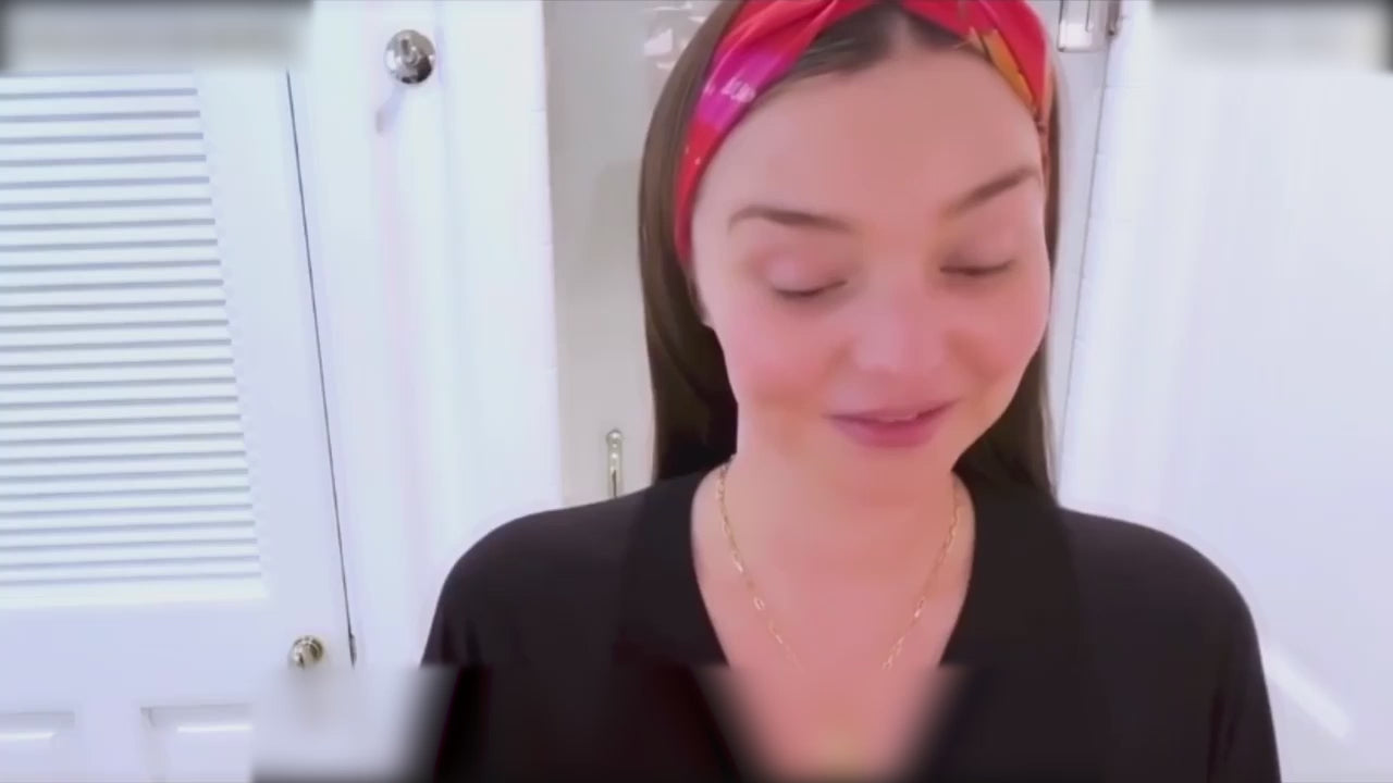 Load video: Mini Neckline Slimmer Neck Exerciser Chin Massager